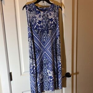 Apt 9 sleeveless dress with pockets.